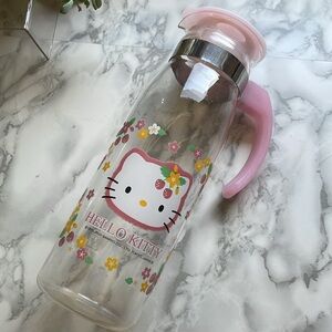 Vintage Sanrio Hello Kitty 1400ML pitcher / container 2001